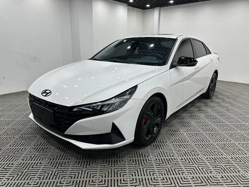 Hyundai Elantra, 2022