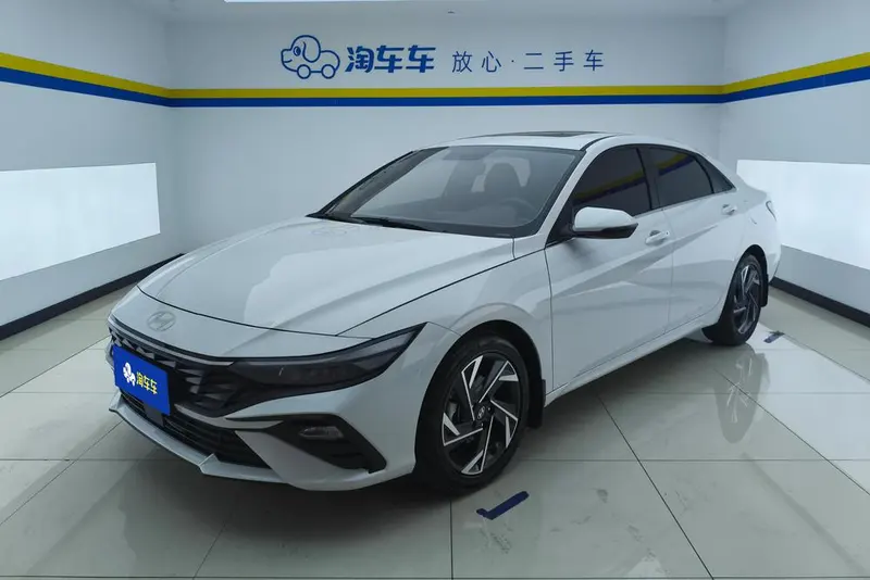 Hyundai Elantra, 2023