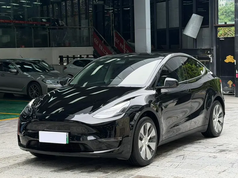 Tesla Model Y, 2021