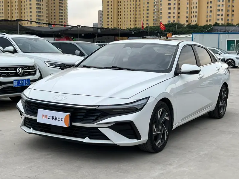 Hyundai Elantra, 2023