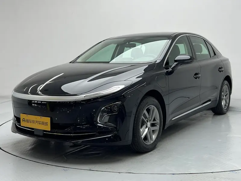 Hongqi E-QM5, 2025