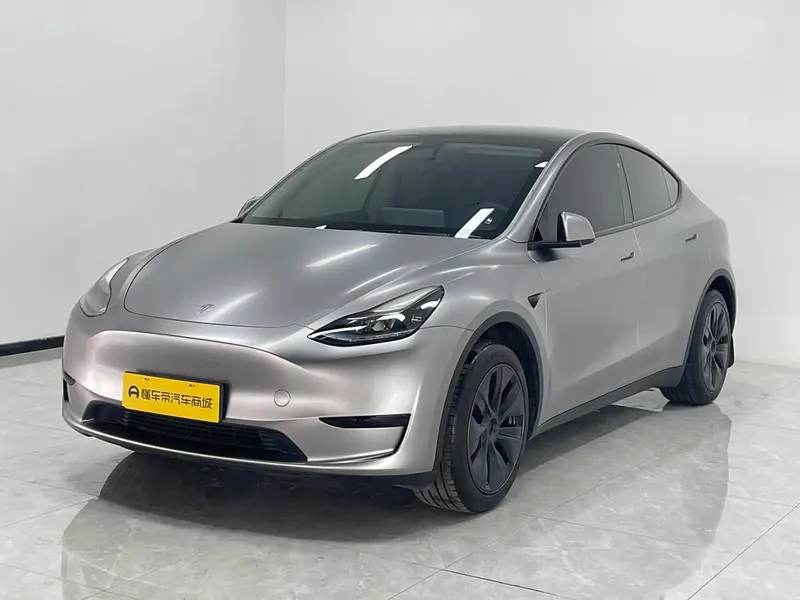 Tesla Model Y, 2024