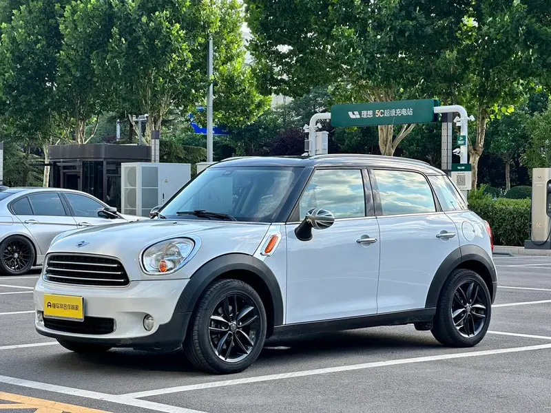 MINI COUNTRYMAN, 2011