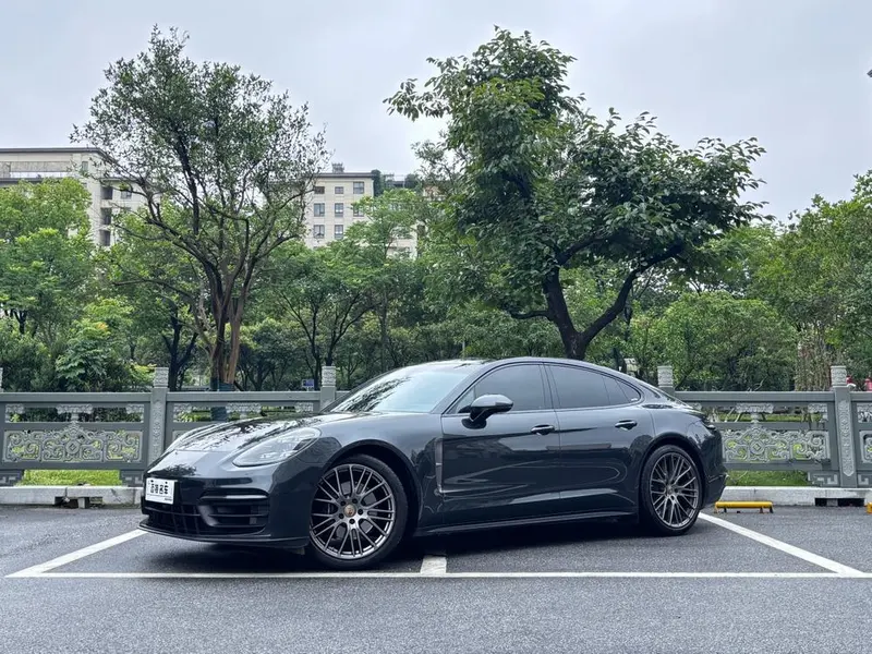 Porsche Panamera, 2022