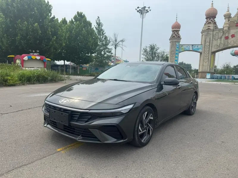 Hyundai Elantra, 2023