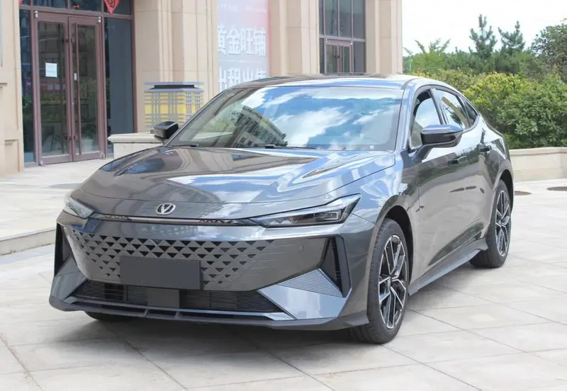 Changan UNI-V iDD, 2024