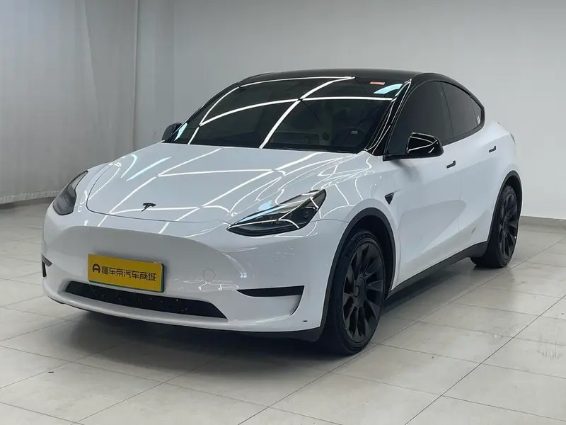 Tesla Model Y, 2022