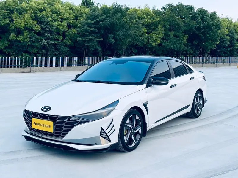 Hyundai Elantra, 2022