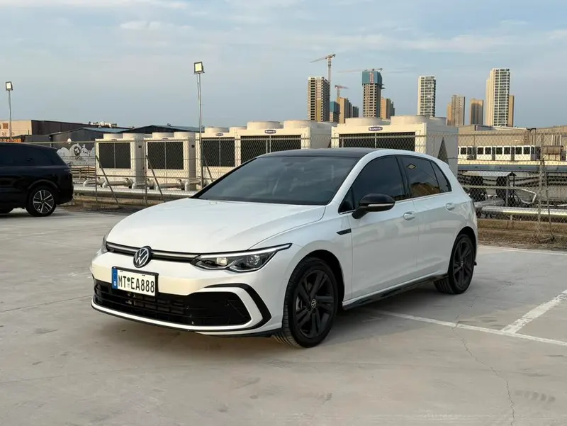 Volkswagen Golf, 2023
