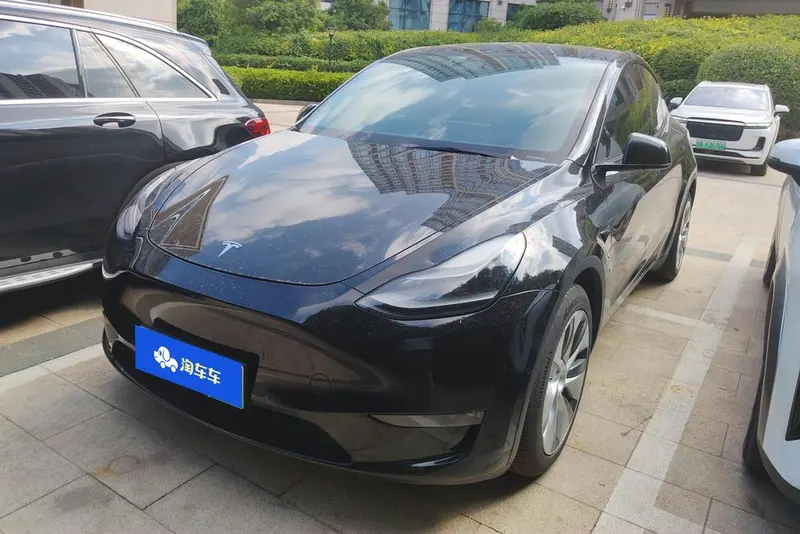 Tesla Model Y, 2021