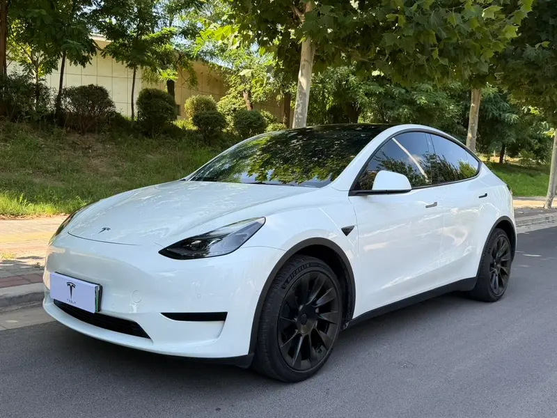 Tesla Model Y, 2022