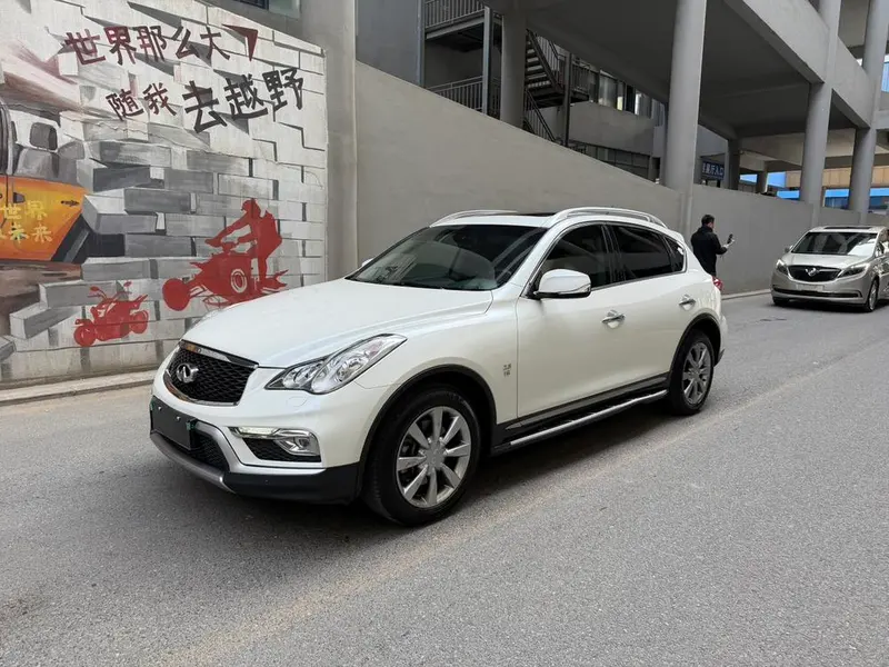 Infiniti QX50, 2015