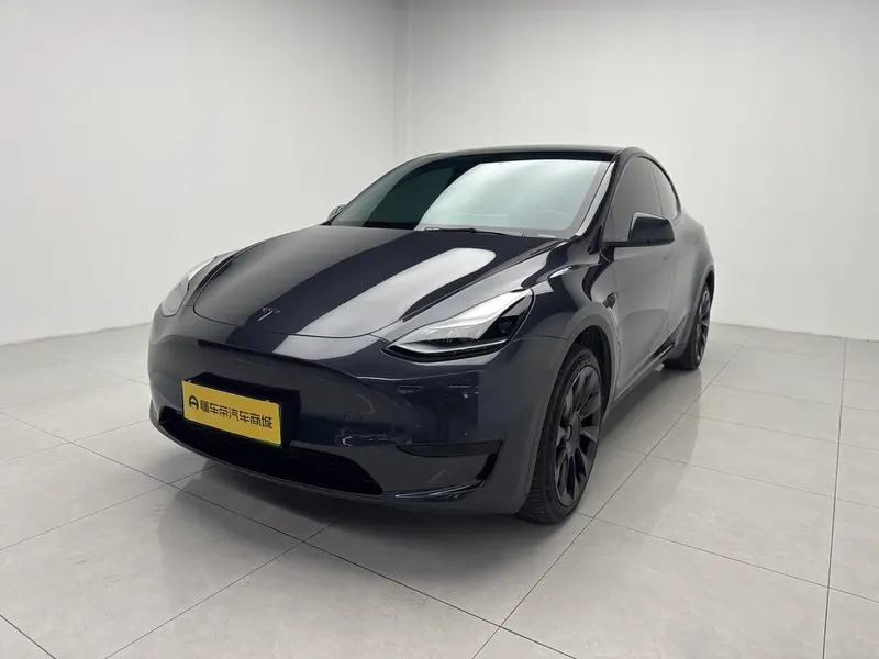 Tesla Model Y, 2024