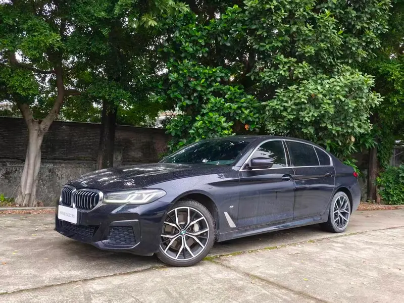 BMW 5-Series, 2022