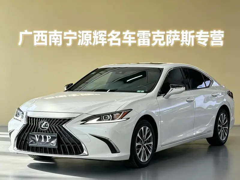 Lexus ES, 2022