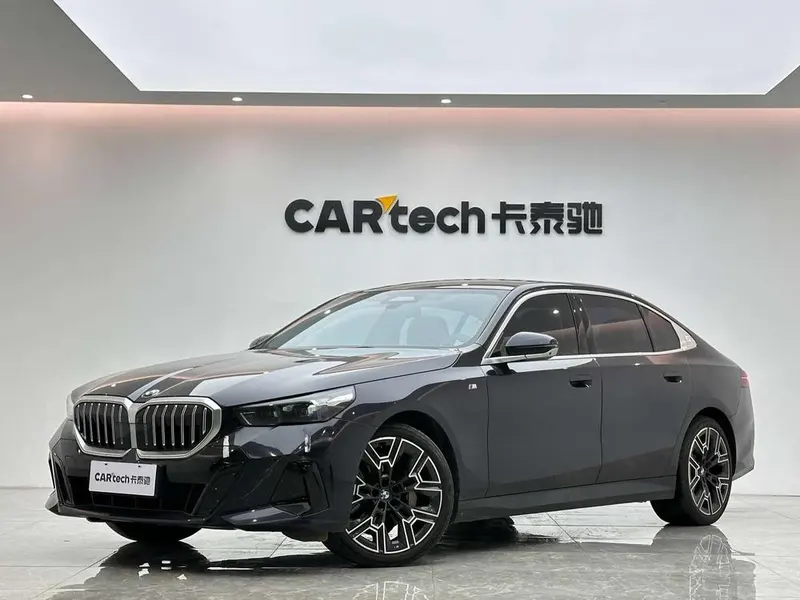 BMW 5-Series, 2024