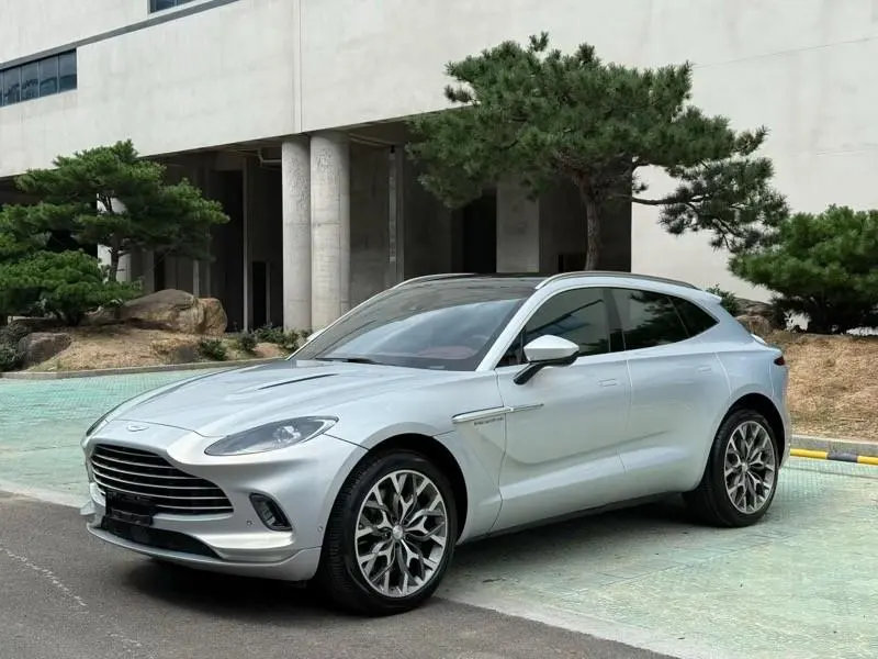 Aston Martin DBX, 2023