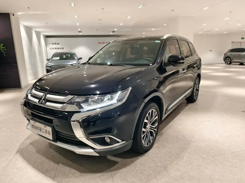 Mitsubishi Outlander, 2016