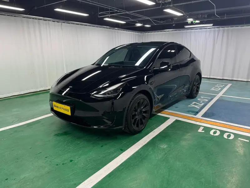 Tesla Model Y, 2022