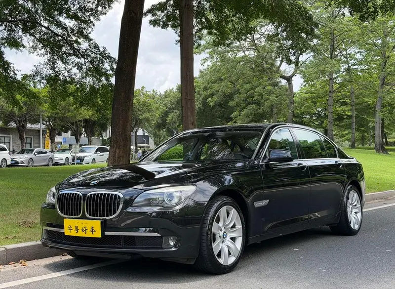 BMW 7-Series, 2011