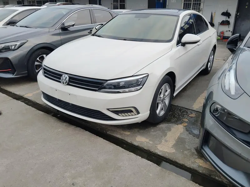 Volkswagen Lamando, 2015