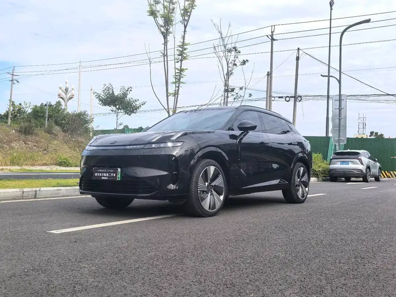 Lynk & Co 08 EM-P, 2025
