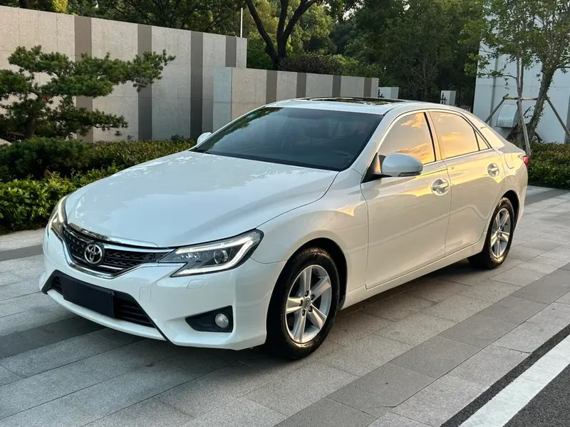 Toyota Reiz, 2013
