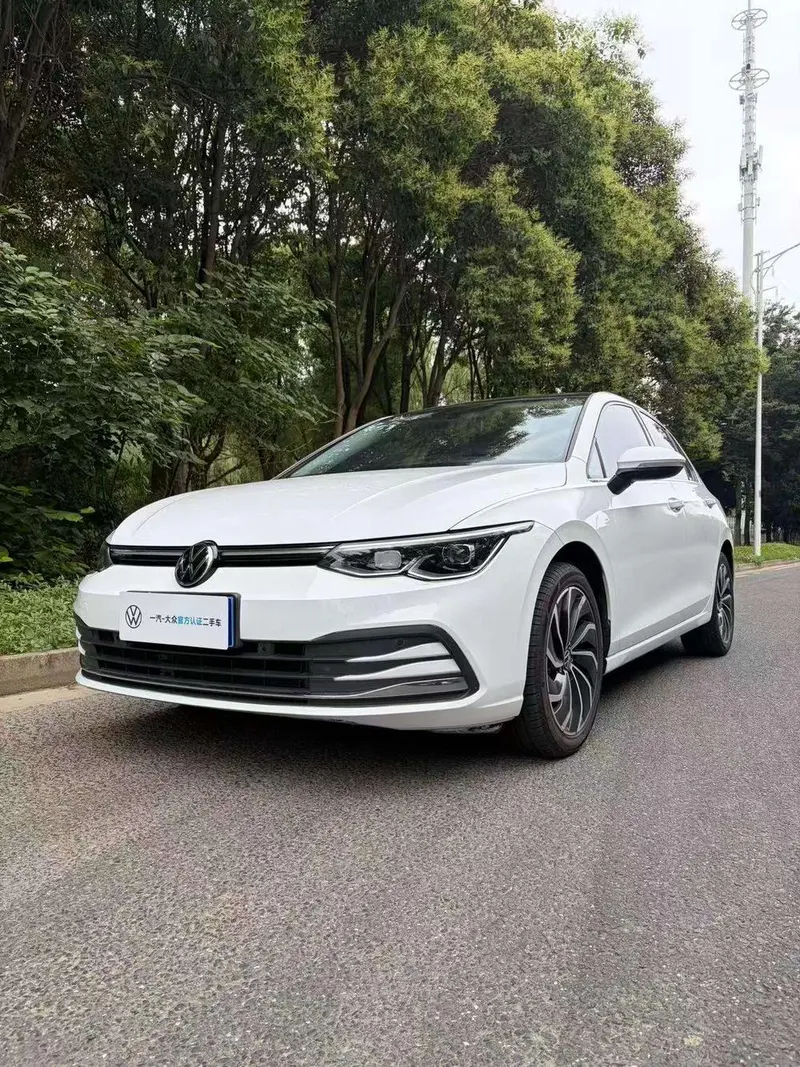 Volkswagen Golf, 2024