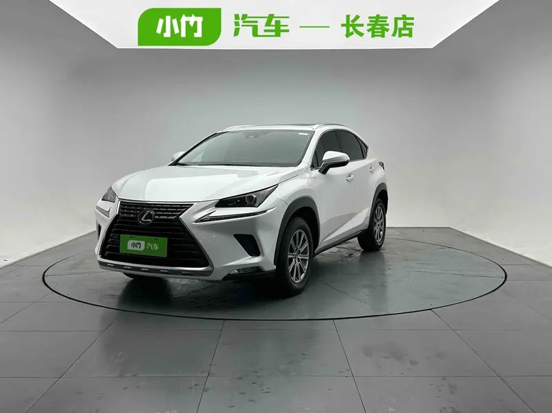Lexus NX, 2020
