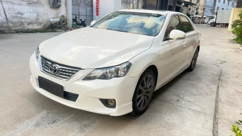 Toyota Reiz, 2012
