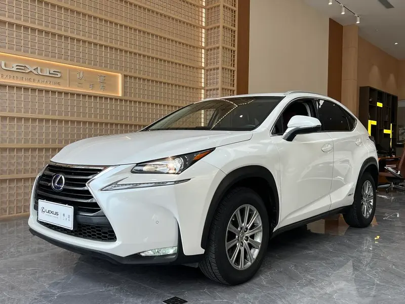 Lexus NX, 2015