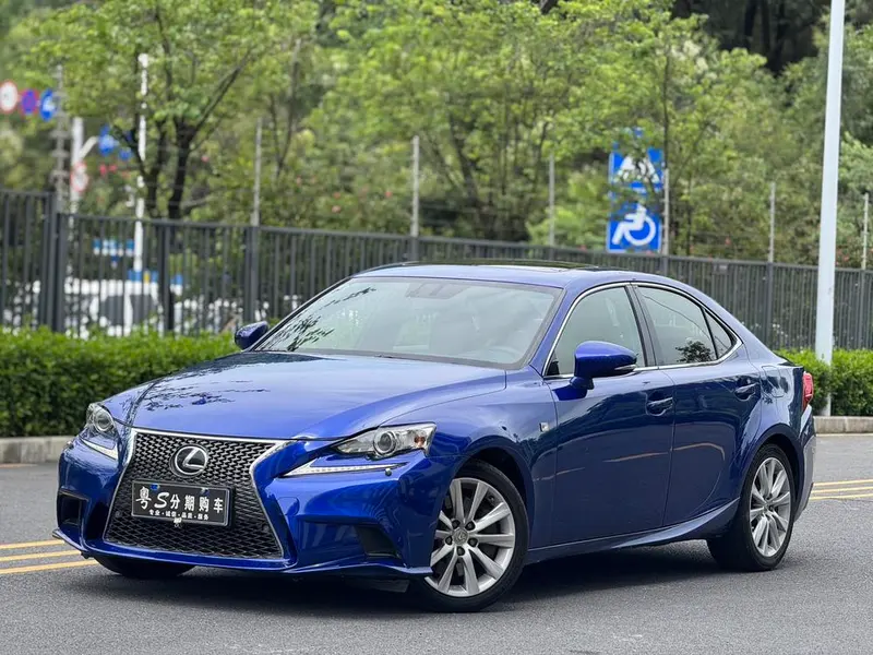 Lexus IS, 2015