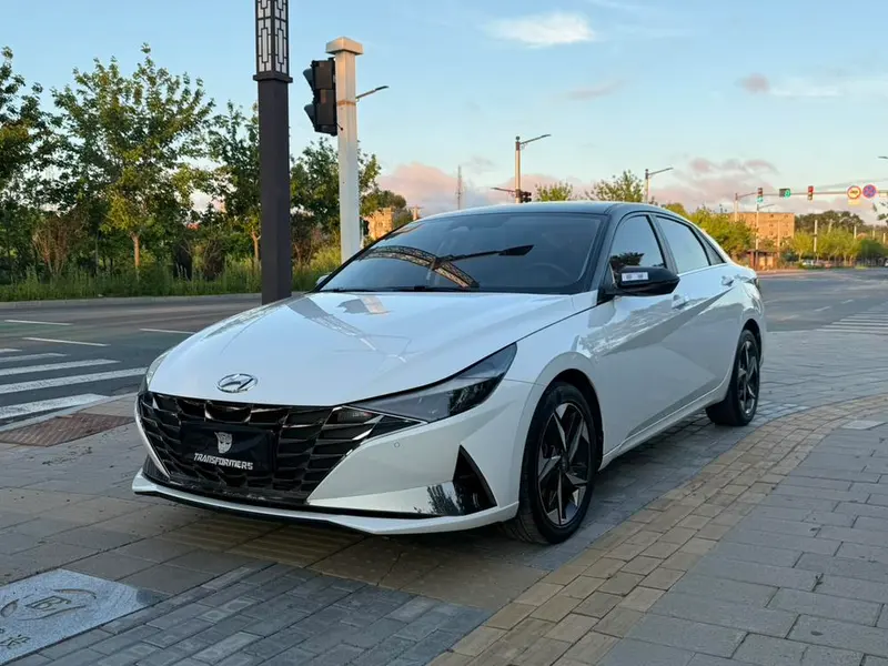 Hyundai Elantra, 2023