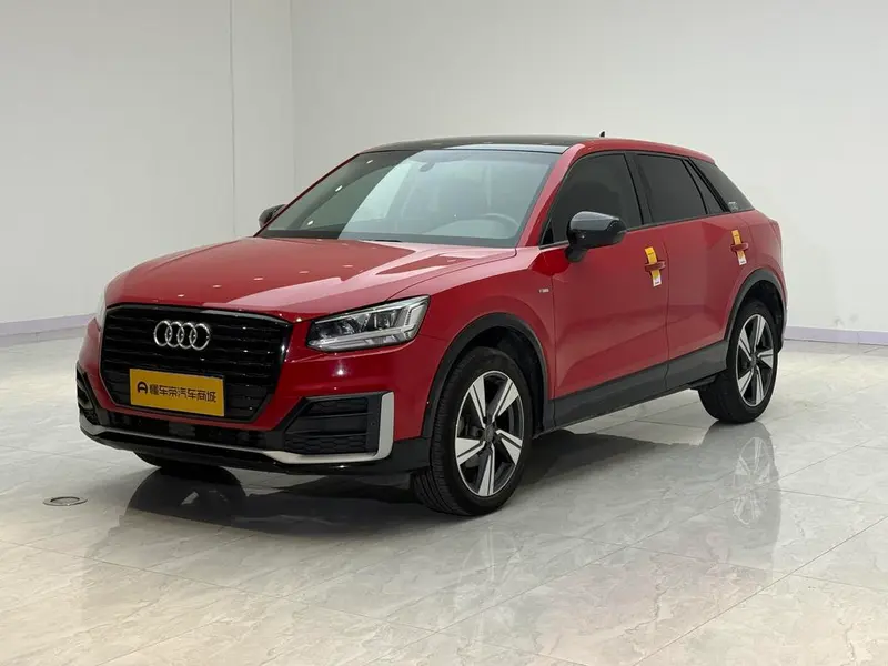 Audi Q2L, 2021
