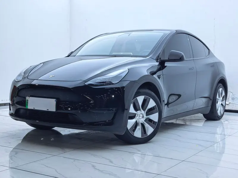 Tesla Model Y, 2022