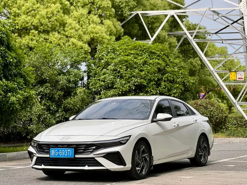 Hyundai Elantra, 2023