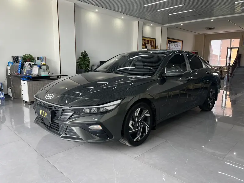 Hyundai Elantra, 2023