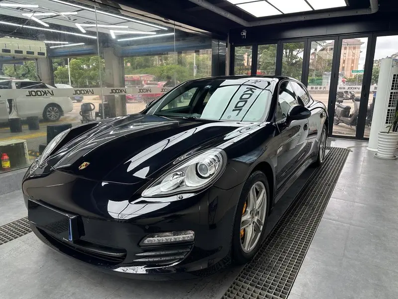 Porsche Panamera, 2012