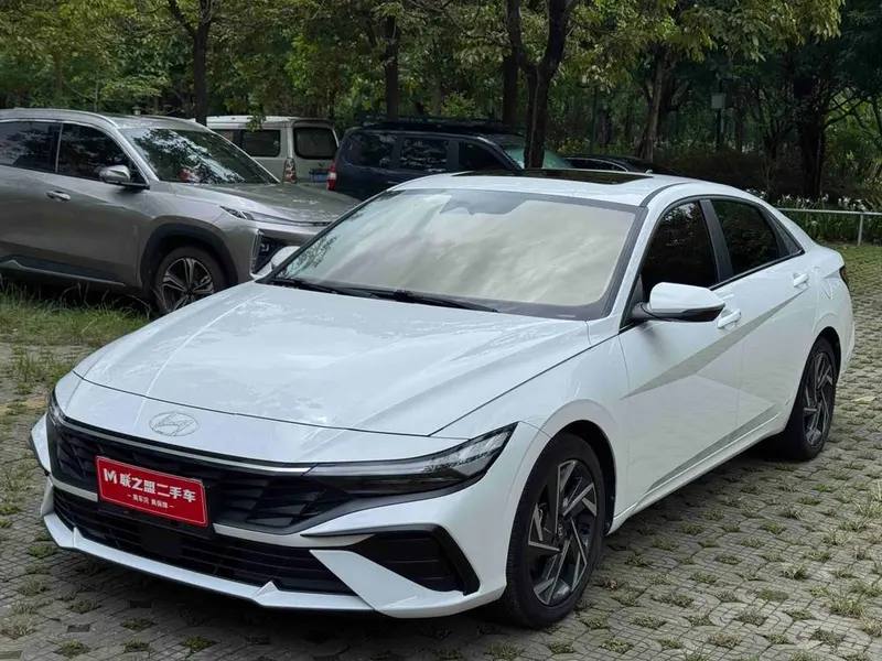 Hyundai Elantra, 2023