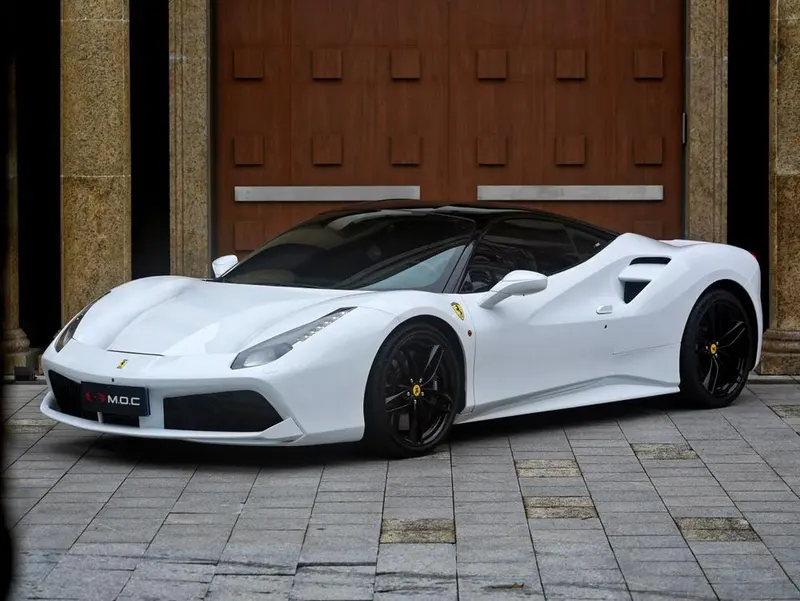Ferrari 488, 2015
