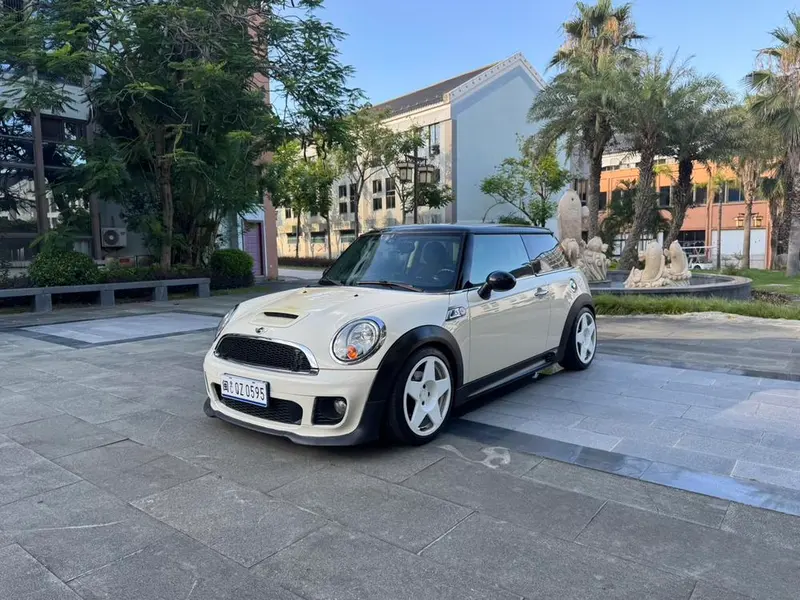 MINI MINI, 2012