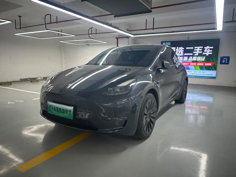 Tesla Model Y, 2024