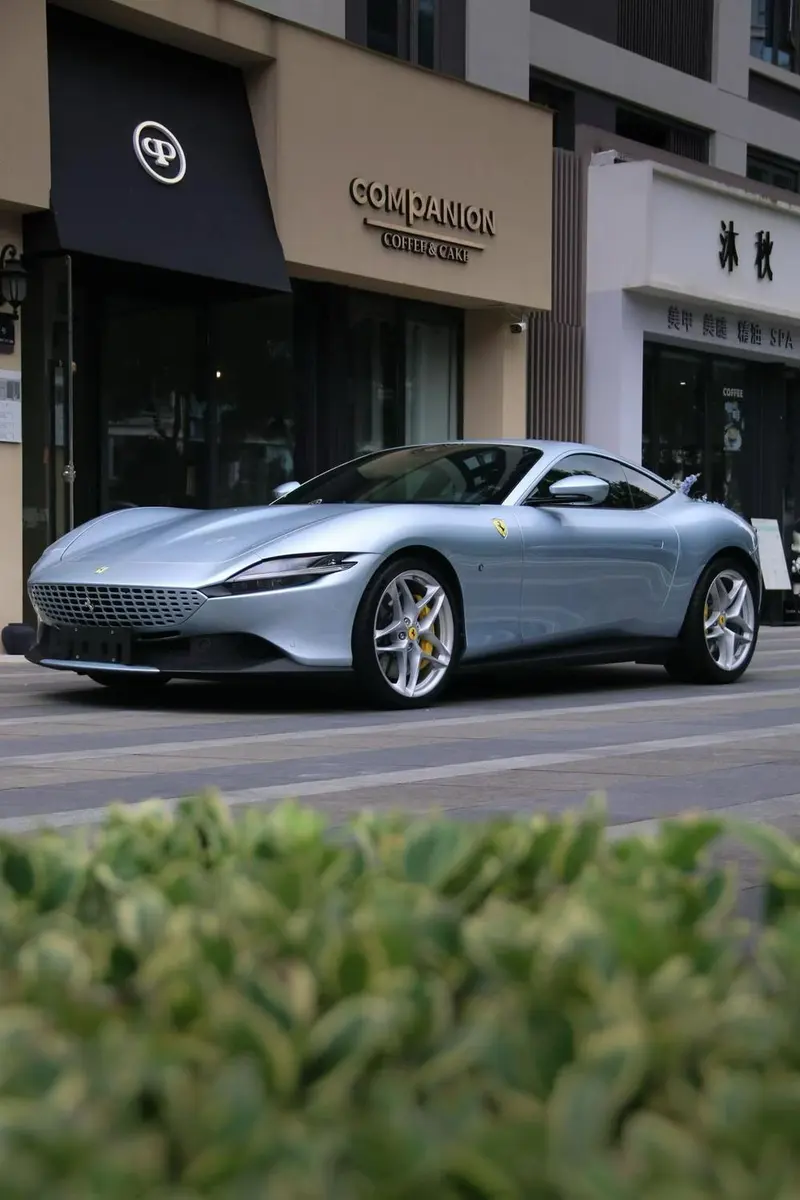 Ferrari Roma, 2020