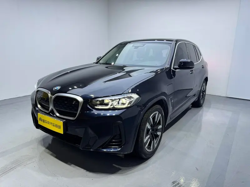 BMW iX3, 2023