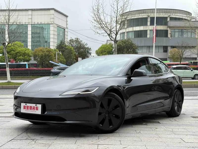 Tesla Model 3, 2025