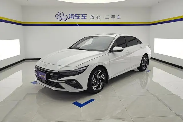 Hyundai Elantra, 2023
