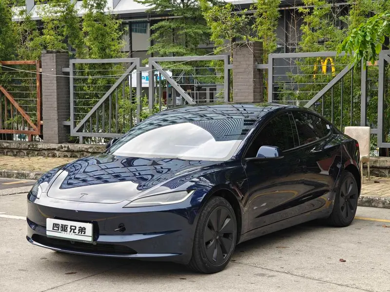 Tesla Model 3, 2025