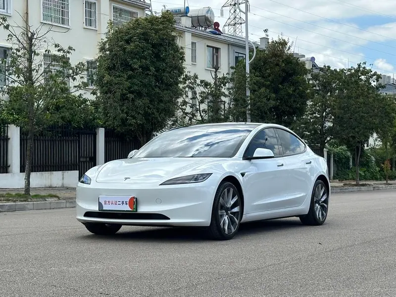 Tesla Model 3, 2025