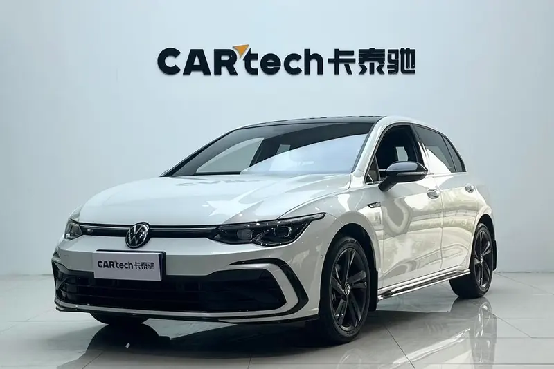 Volkswagen Golf, 2024
