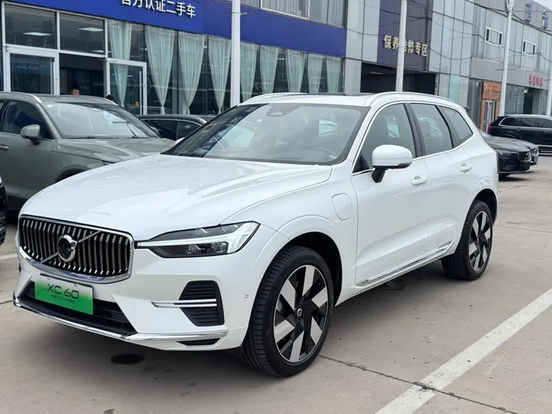 Volvo XC60 PHEV, 2025